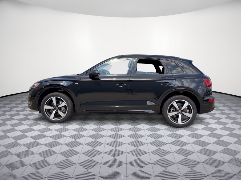 Used 2023 Audi Q5 2.0T Premium Plus w/ Premium Plus Package AWD/4WD image 2
