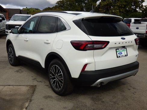 New 2025 Ford Escape SE FWD image 19