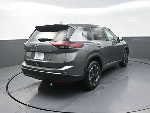 Used 2024 Nissan Rogue SV AWD/4WD image 9