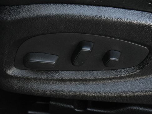 Used 2017 Chevrolet Impala LT image 13