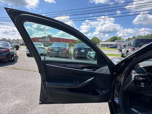 Used 2018 BMW 540i xDrive AWD/4WD image 19