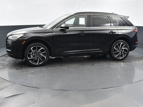 New 2025 Lincoln Corsair Grand Touring image 3