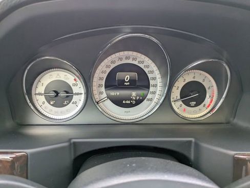 Used 2015 Mercedes-Benz GLK 350 4MATIC image 32