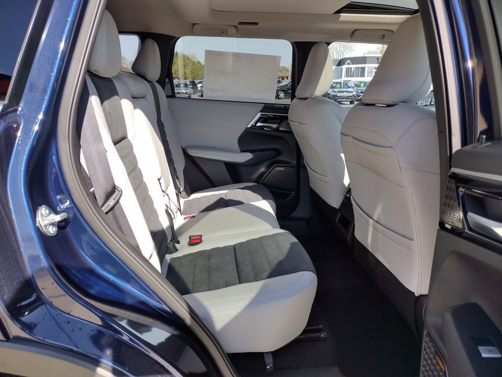 New 2026 Mitsubishi Outlander SE AWD/4WD image 11