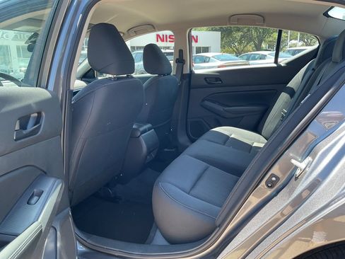 Used 2024 Nissan Altima 2.5 SV FWD image 11