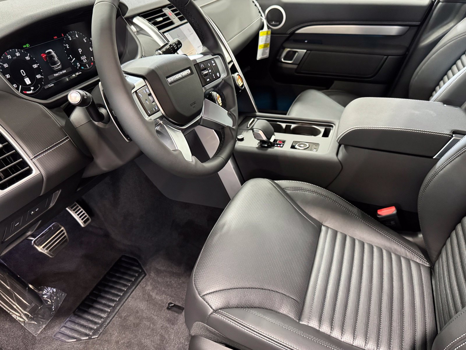 New 2026 Land Rover Discovery Limited Edition AWD/4WD image 14