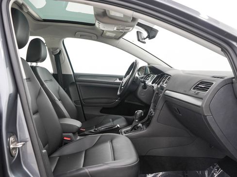 Used 2018 Volkswagen Golf SE FWD image 11