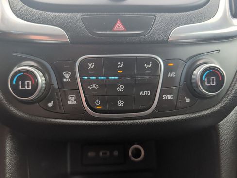 Used 2019 Chevrolet Equinox LT w/ Driver Convenience Package FWD image 15