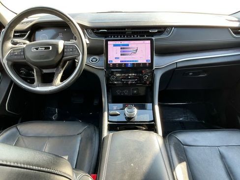 Used 2022 Jeep Grand Cherokee L Limited w/ Black Appearance Package AWD/4WD image 12