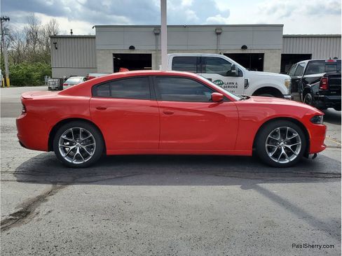Used 2020 Dodge Charger SXT w/ Plus Group image 6