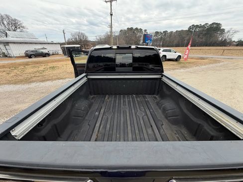 Used 2017 Nissan Titan Platinum Reserve image 18