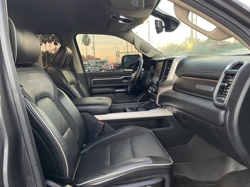 Used 2019 RAM 1500 Laramie RWD image 18