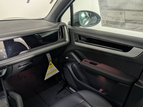 New 2026 Porsche Cayenne image 24