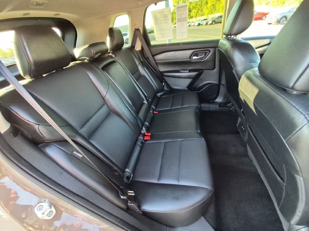 Used 2024 Nissan Rogue SV w/ SV Premium Package AWD/4WD image 28