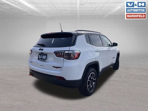 Used 2025 Jeep Compass Trailhawk AWD/4WD image 30