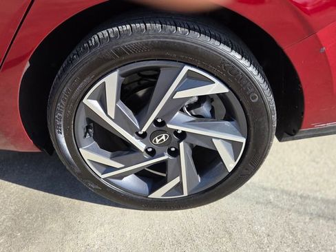 Used 2025 Hyundai Elantra Sport image 11