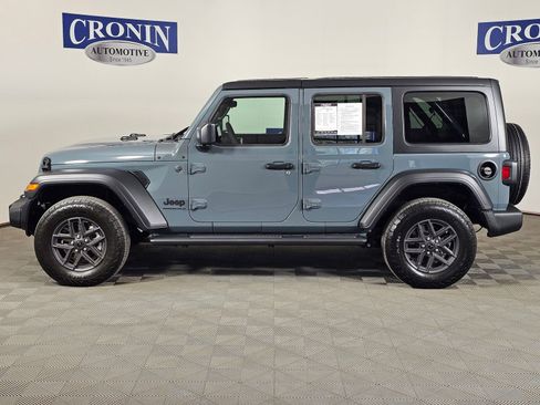 Used 2024 Jeep Wrangler Unlimited Sport AWD/4WD image 2
