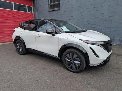 Used 2023 Nissan Ariya AWD image 1