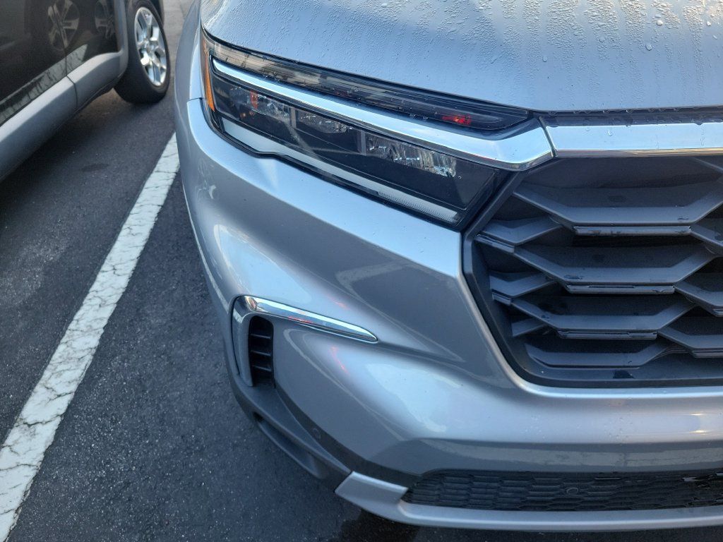 Certified 2024 Honda Pilot EX-L image 9