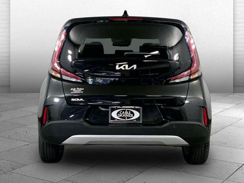 Used 2025 Kia Soul LX w/ LX Technology Package FWD image 3