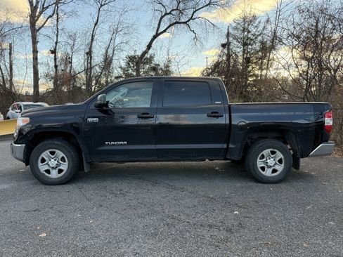 Used 2017 Toyota Tundra SR5 image 2