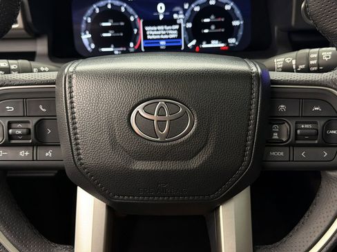 Used 2026 Toyota 4Runner Limited AWD/4WD image 26