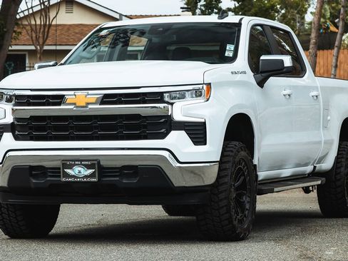 Used 2023 Chevrolet Silverado 1500 LT w/ Protection Package image 6