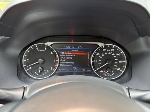 Used 2025 Nissan Altima 2.5 SV FWD image 40