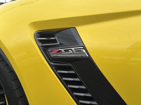 Used 2017 Chevrolet Corvette Z06 RWD image 3