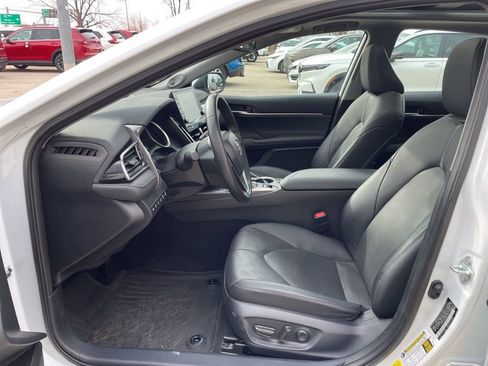 Used 2024 Toyota Camry XLE w/ Navigation Package image 8