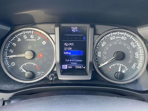 Used 2021 Toyota Tacoma TRD Off-Road w/ TRD Premium Off Road Package image 25