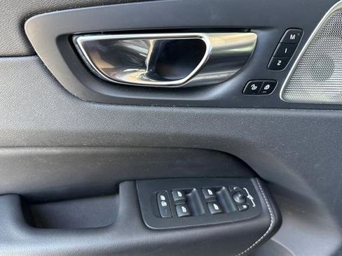 Certified 2023 Volvo XC60 B5 Ultimate image 10