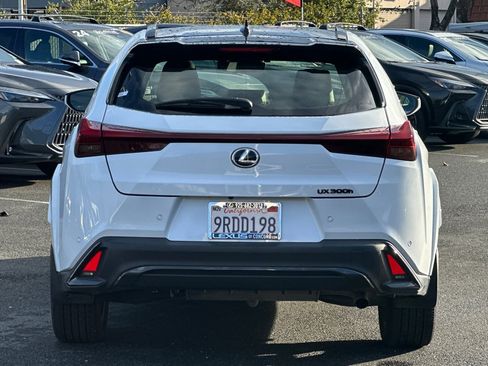 Used 2025 Lexus UX 300h FWD image 5