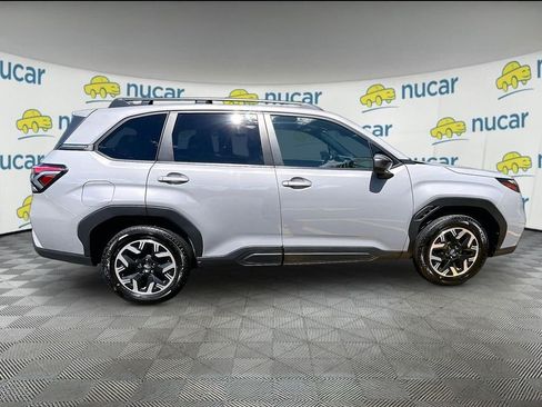 Used 2025 Subaru Forester Premium AWD/4WD image 8