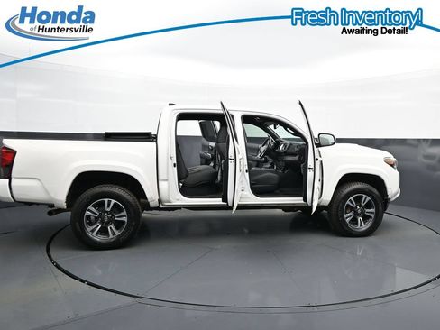 Used 2019 Toyota Tacoma TRD Sport AWD/4WD image 40