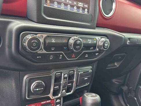 Used 2021 Jeep Wrangler Unlimited Rubicon image 24