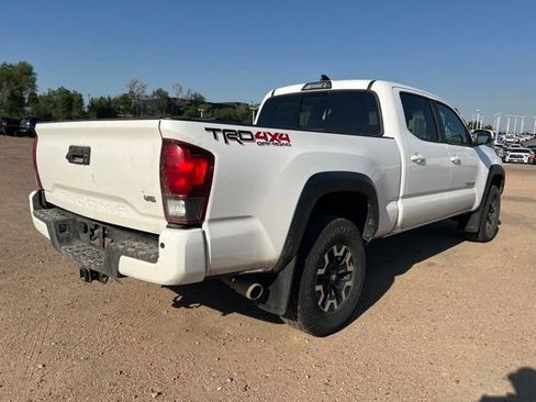Used 2019 Toyota Tacoma TRD Off-Road AWD/4WD image 5