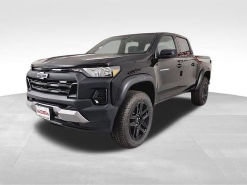 New 2025 Chevrolet Colorado Trail Boss w/ Midnight Edition image 3