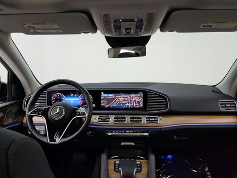 Used 2025 Mercedes-Benz GLE 350 4MATIC w/ AMG Line Exterior image 32