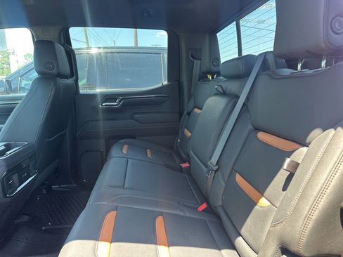 Used 2024 GMC Sierra 1500 AT4 w/ Technology Package AWD/4WD image 12