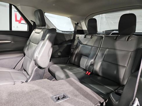 Used 2025 Ford Explorer Active w/ Active Comfort Package AWD/4WD image 39