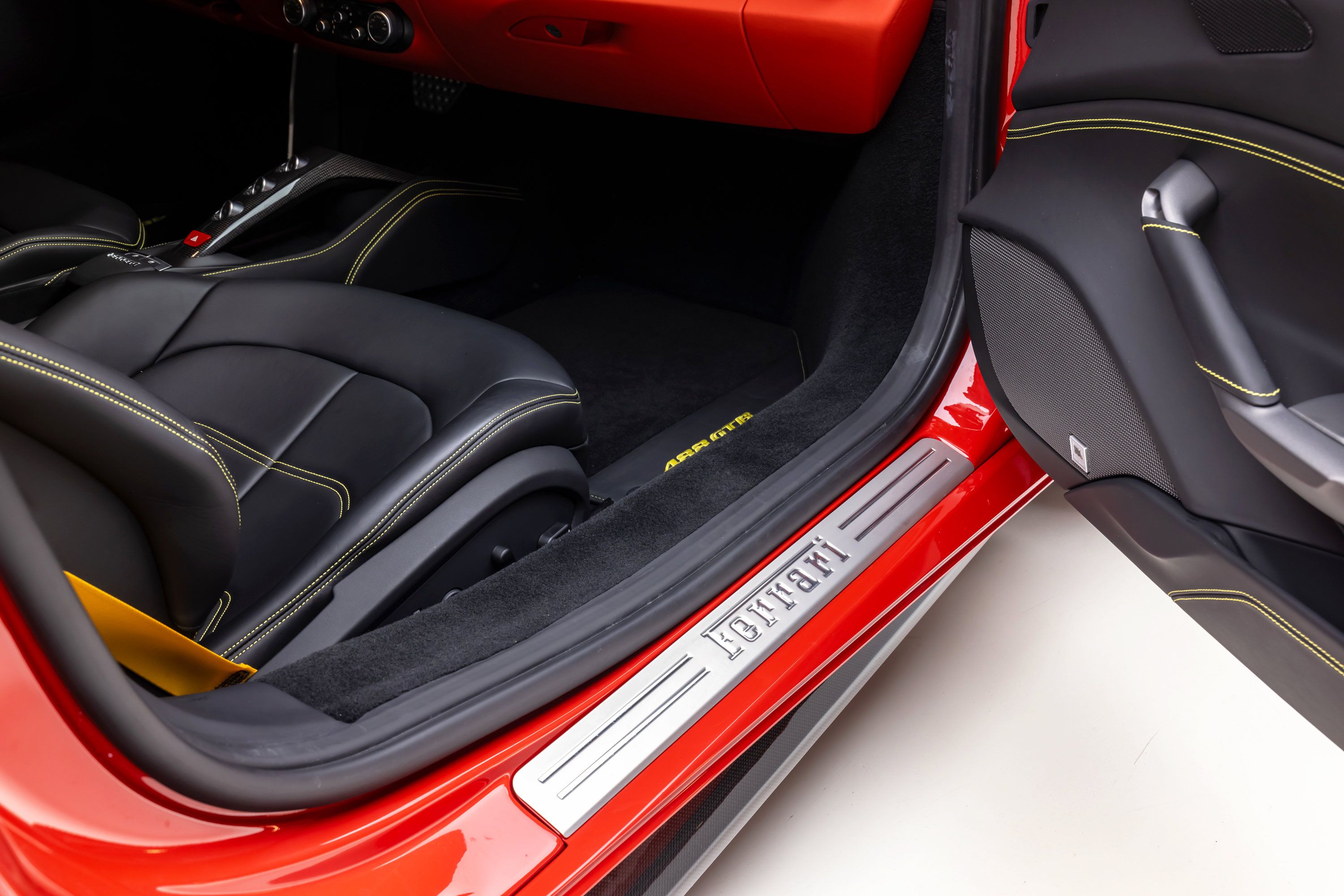 Certified 2018 Ferrari 488 GTB RWD image 49