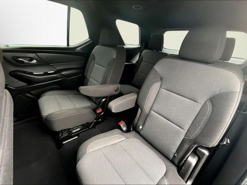 Used 2023 Chevrolet Traverse LT image 25