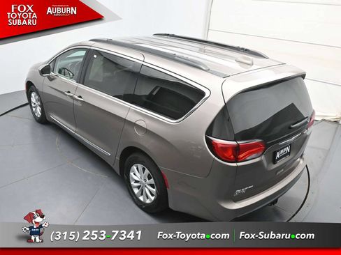 Used 2017 Chrysler Pacifica Touring-L FWD image 26