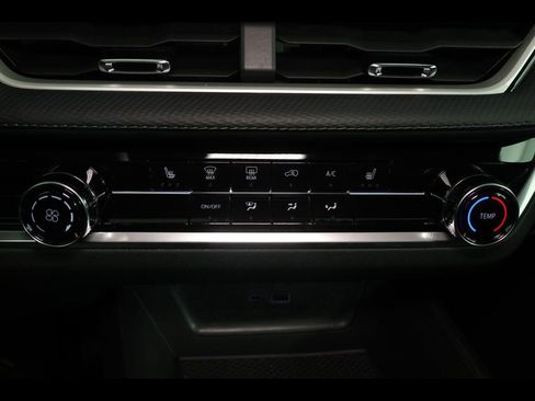 New 2026 Chevrolet Equinox LT w/ Safety and Technology Package AWD/4WD image 21