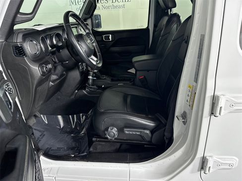 Used 2019 Jeep Wrangler Unlimited Sahara w/ Quick Order Package 24M Moab image 9