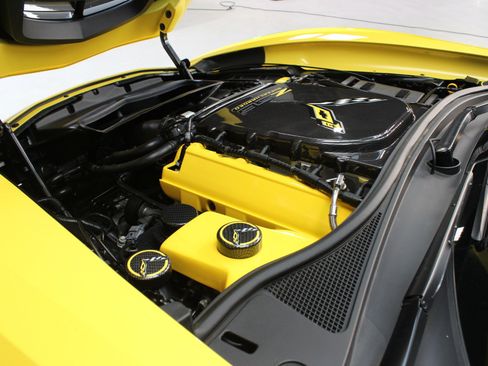 Used 2016 Chevrolet Corvette Z06 w/ 3LZ Preferred Equipment Group image 32