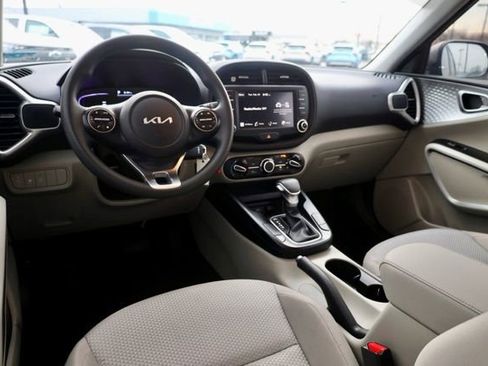 Used 2025 Kia Soul LX image 29