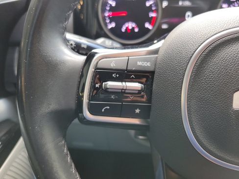 Certified 2023 Kia Carnival EX w/ Paint Protection Package FWD image 19