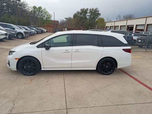 Used 2025 Honda Odyssey Sport-L image 4